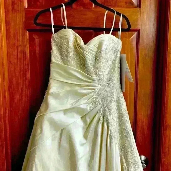 NWT Sophia Tolli gown - Picture 4 of 17